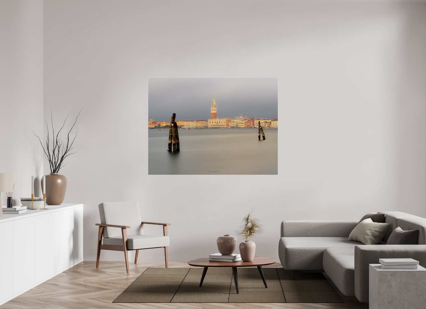 160 x 120 cm, Tirage couleur sur support solide en aluminium, recouvert d’une protection transparente (plexiglas). Venise au crépuscule : vue sur le Campanile et la lagune