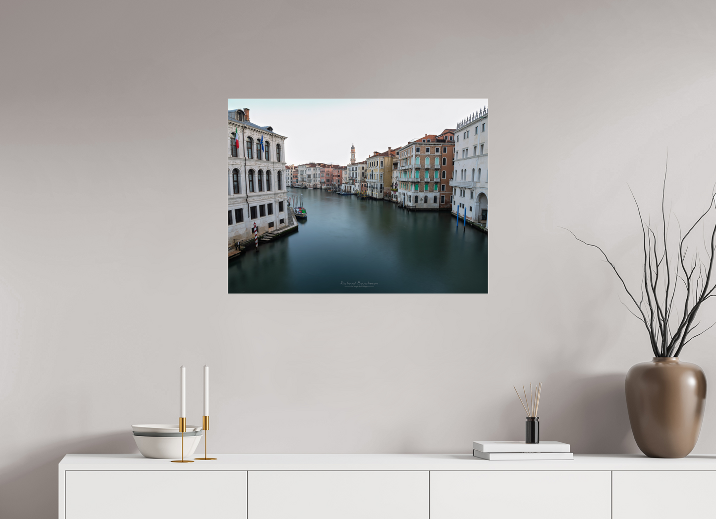 80 x 60 cm, Tirage couleur sur support solide en aluminium, recouvert d’une protection transparente (plexiglas). Venise au fil du temps - Sérénité sur le Grand Canal