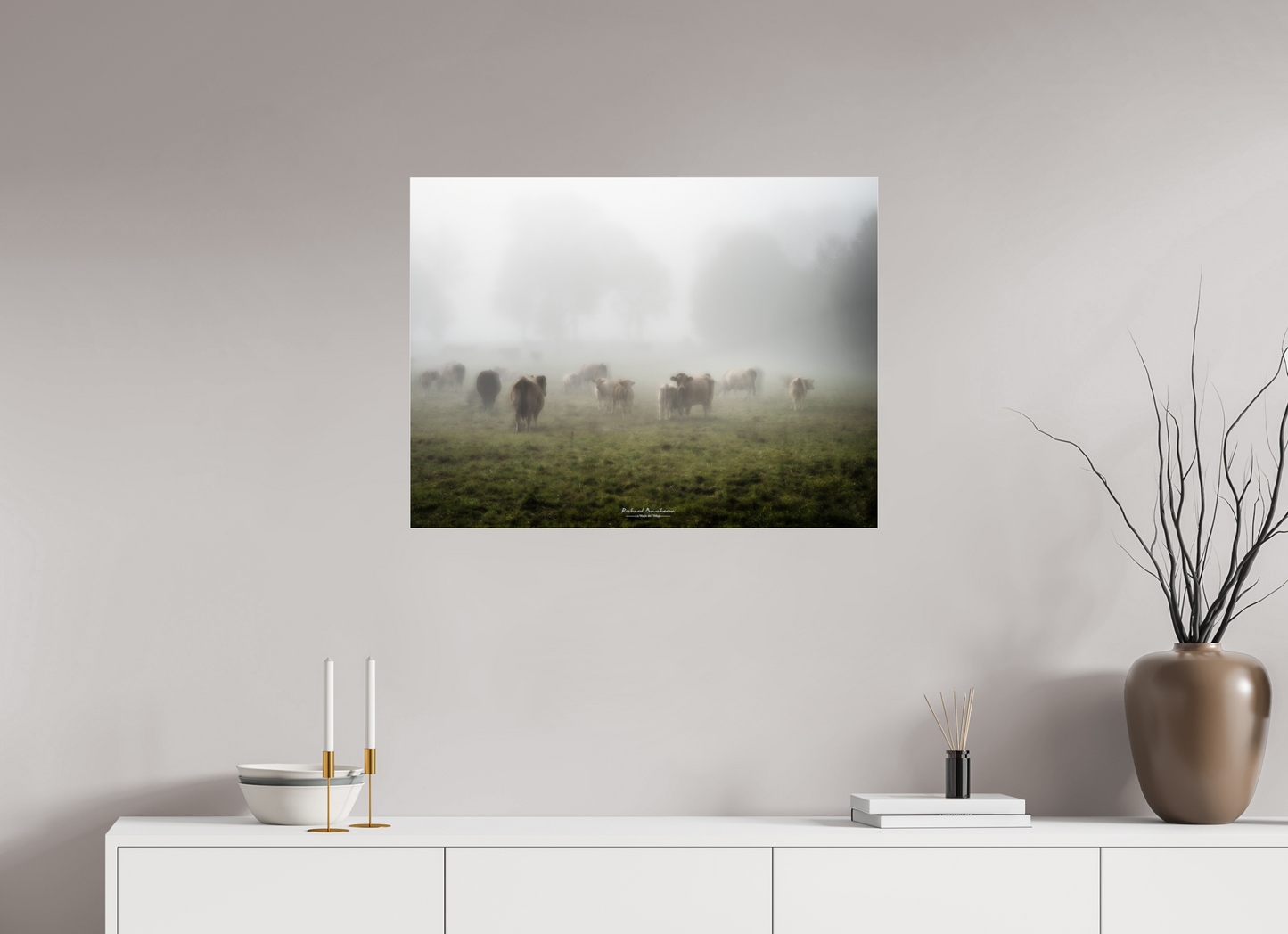 80 x 60 cm, Tirage couleur sur support solide en aluminium, recouvert d’une protection transparente (plexiglas). Brume Matinale et Troupeau Paisible | Tirage Photo Fine Art
