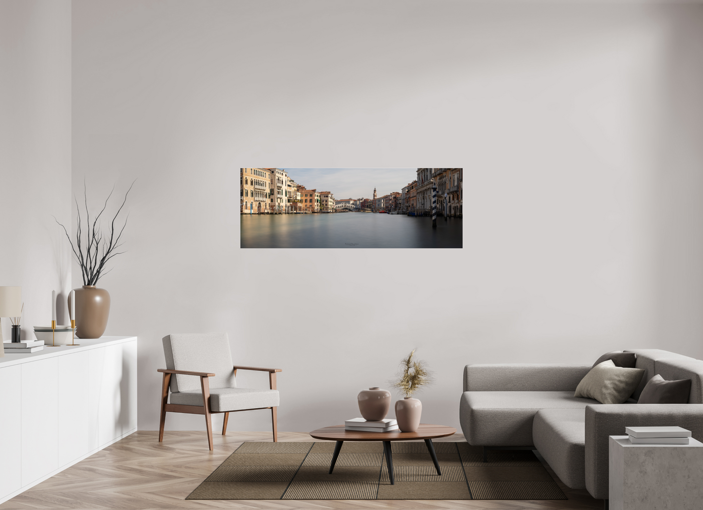 166,2 x 60 cm, Tirage couleur sur support solide en aluminium, recouvert d’une protection transparente (plexiglas). Venise dorée, le Grand Canal dans la lumière éternelle