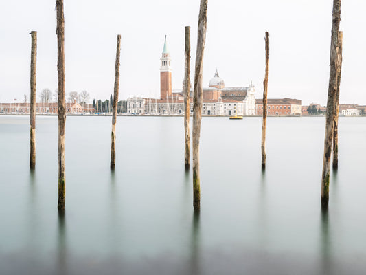 San Giorgio Maggiore au lever du jour – Photographie minimaliste de Venise