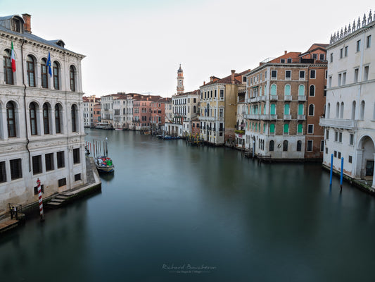 Venise au Fil du Temps – Sérénité sur le Grand Canal