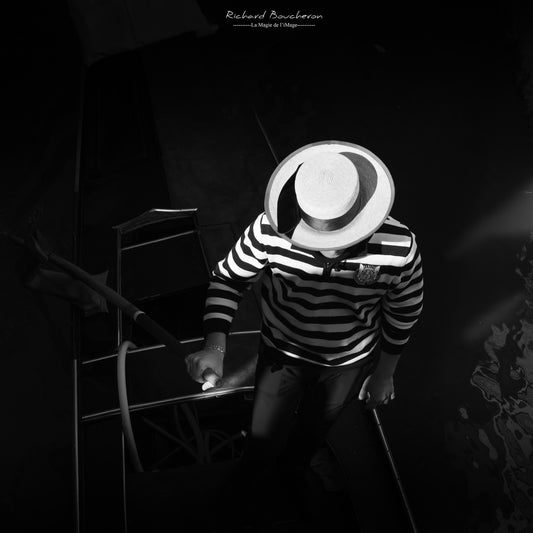 Shadow play on a gondolier
