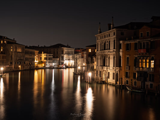 Venice by night – Golden reflections on the Grand Canal