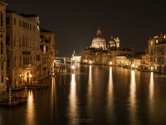 Venise Romantique de Nuit – Vue sur la Salute