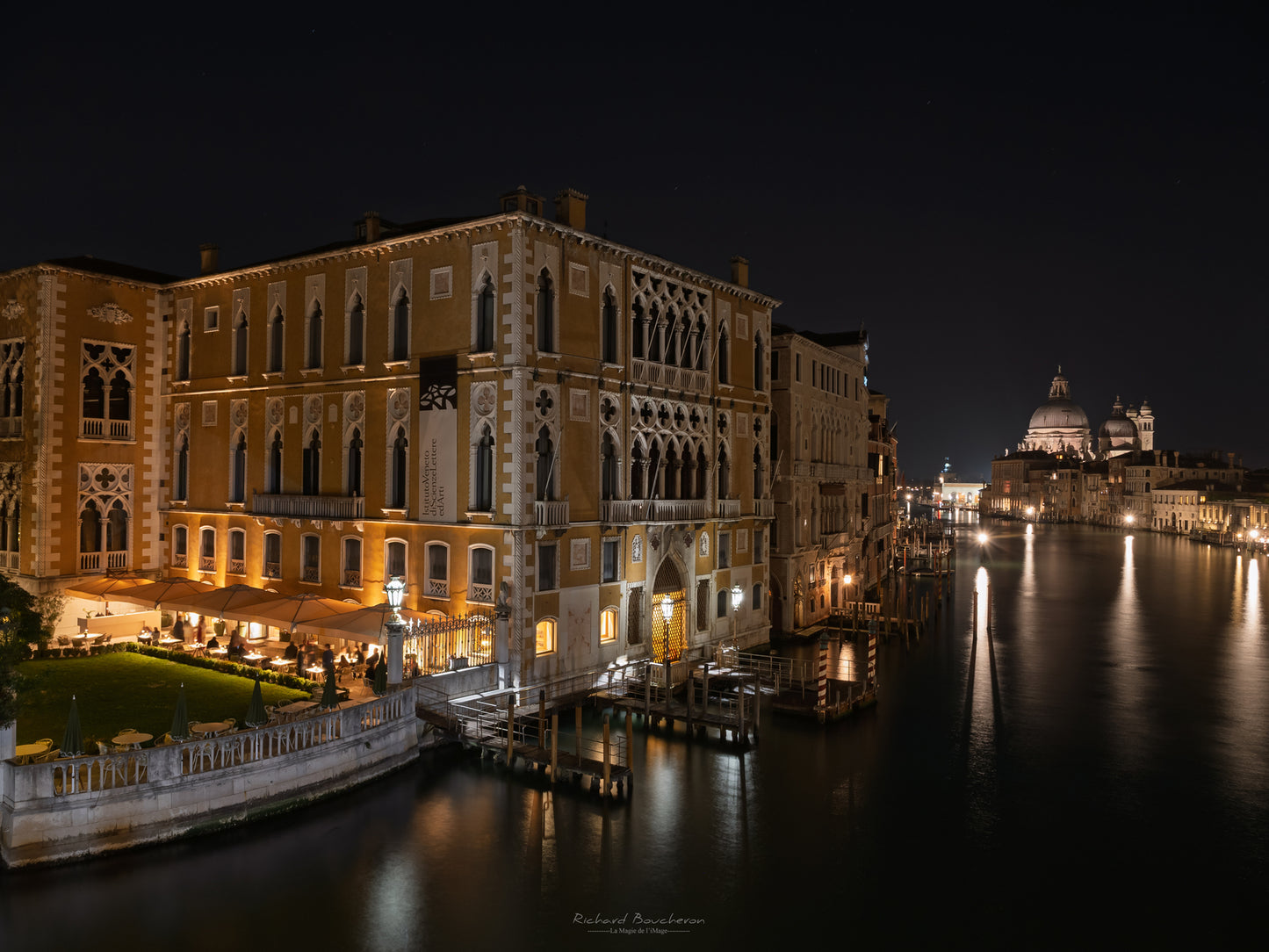 Palazzo Cavalli-Franchetti at dusk