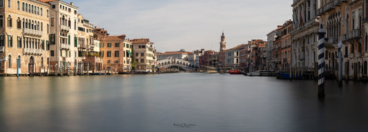 Venise dorée : le Grand Canal sous la lumière éternelle