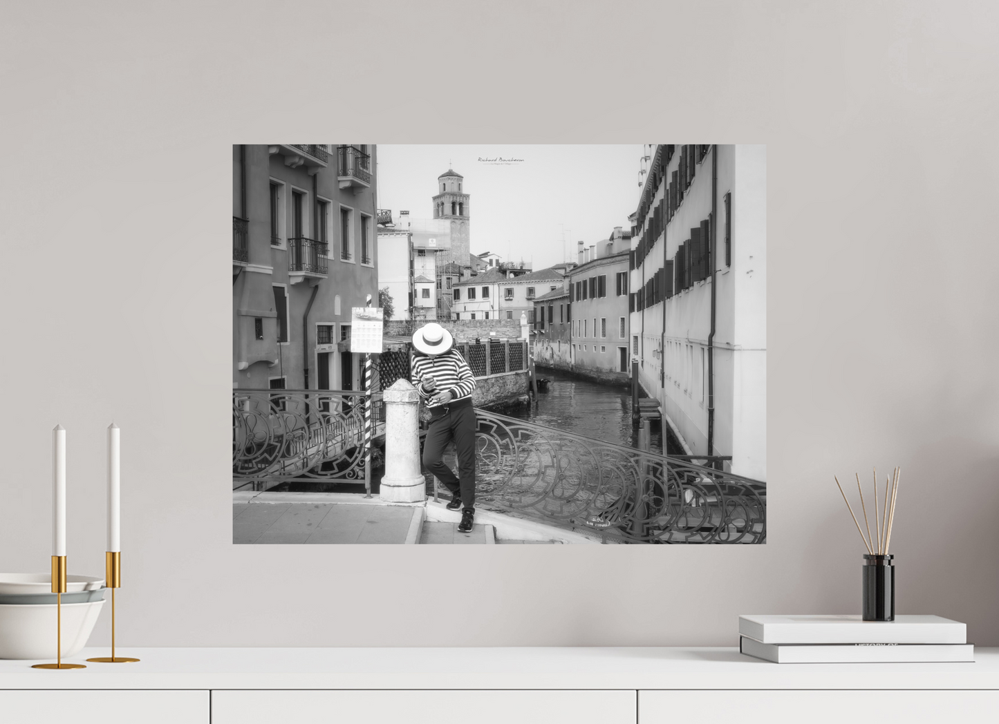 60 x 45 cm, Impression directe couleur ou noir et blanc sur plaque d'aluminium (Solidité-Durabilité) Venise Noir et Blanc sur un Pont du Cannaregio