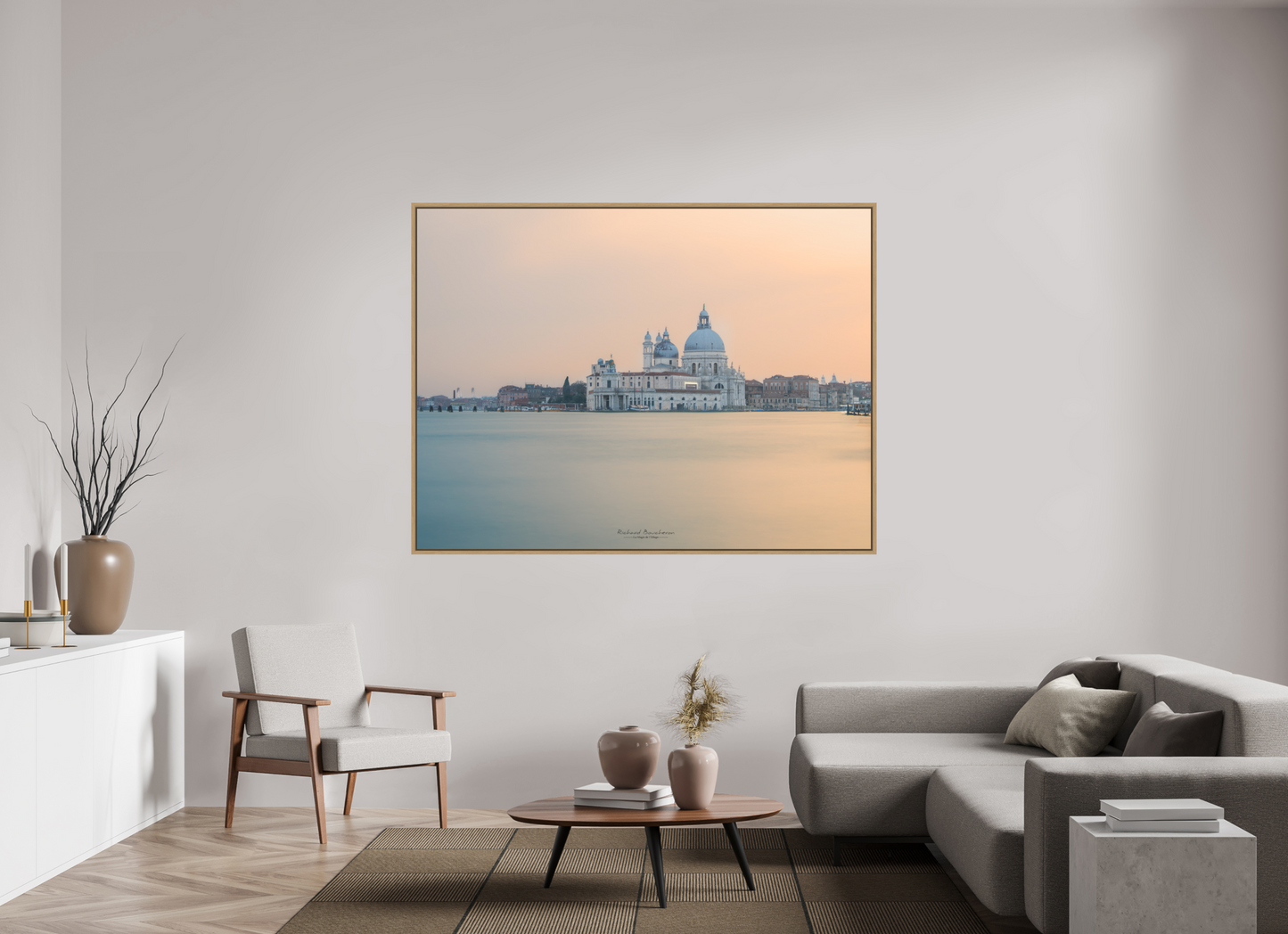 180 x 135 cm, Impression sur support rigide (Forex) avec cadre élégant type “caisse américaine” Venise, souffle de lumière sur la Salute