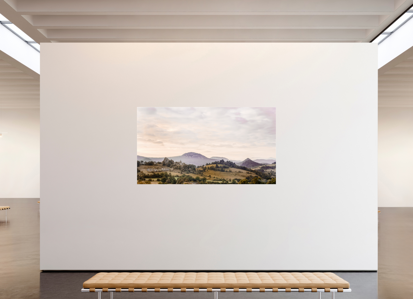 215,7 x 120 cm, Tirage couleur sur support solide en aluminium, recouvert d’une protection transparente (plexiglas). Le village - Queyrières - Haute Loire - Auvergne - France