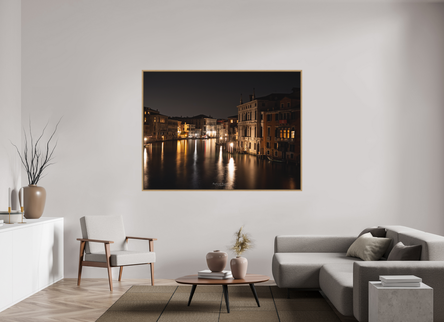 180 x 135 cm, Impression sur support rigide (Forex) avec cadre élégant type “caisse américaine” Venise by night – Reflets dorés sur le Grand Canal
