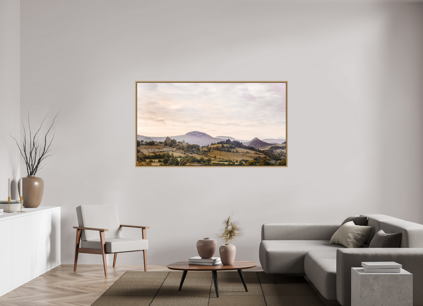 179,8 x 100 cm, Impression sur support rigide (Forex) avec cadre élégant type “caisse américaine” Le village - Queyrières - Haute Loire - Auvergne - France