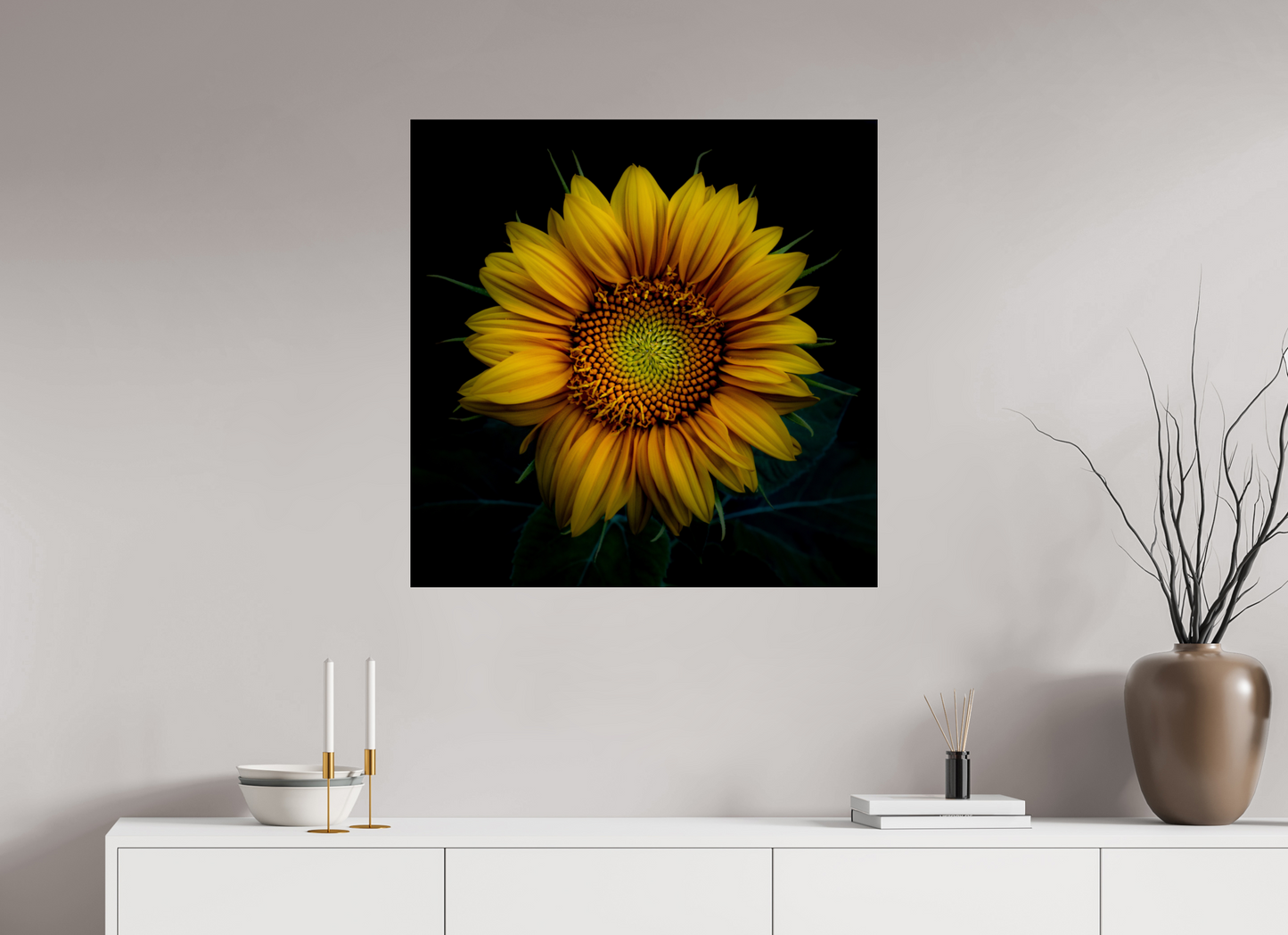 80 x 80 cm, Tirage couleur sur support solide en aluminium, recouvert d’une protection transparente (plexiglas). Coeur de tournesol