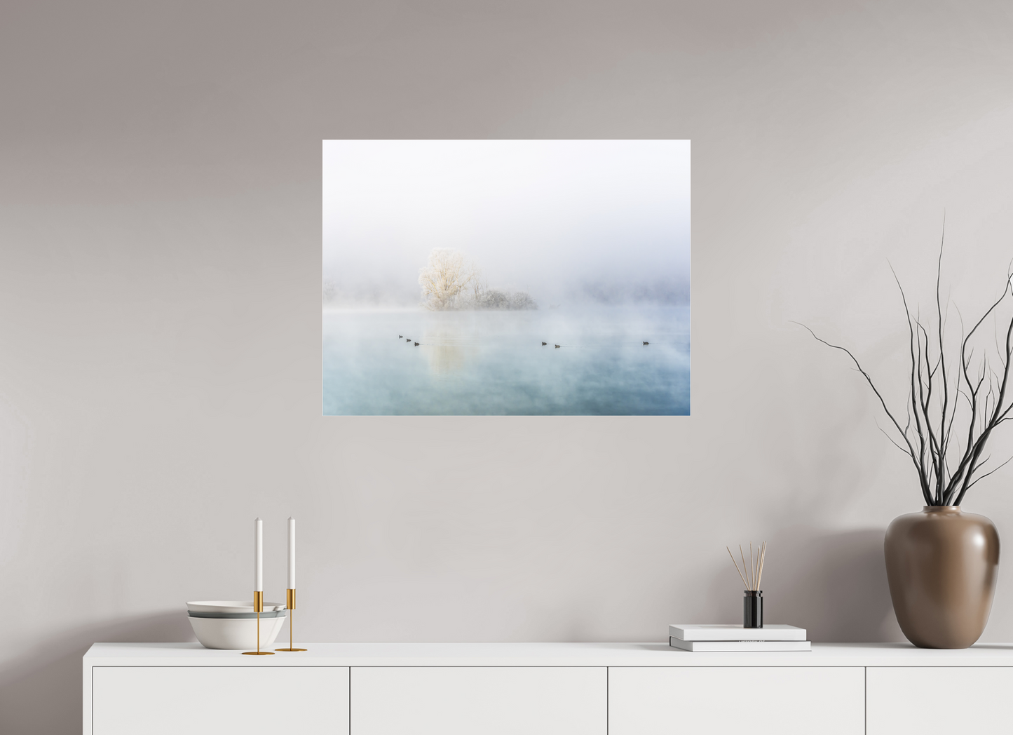 80 x 60 cm, Tirage couleur sur support solide en aluminium, recouvert d’une protection transparente (plexiglas). Procession hivernale