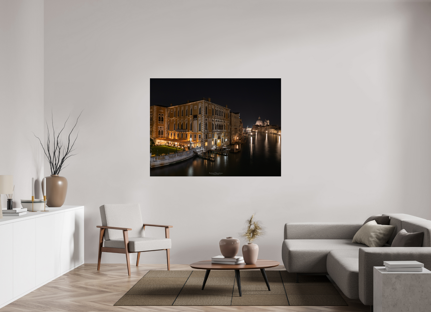 160 x 120 cm, Tirage couleur sur support solide en aluminium, recouvert d’une protection transparente (plexiglas). Palazzo Cavalli‑Franchetti au crépuscule