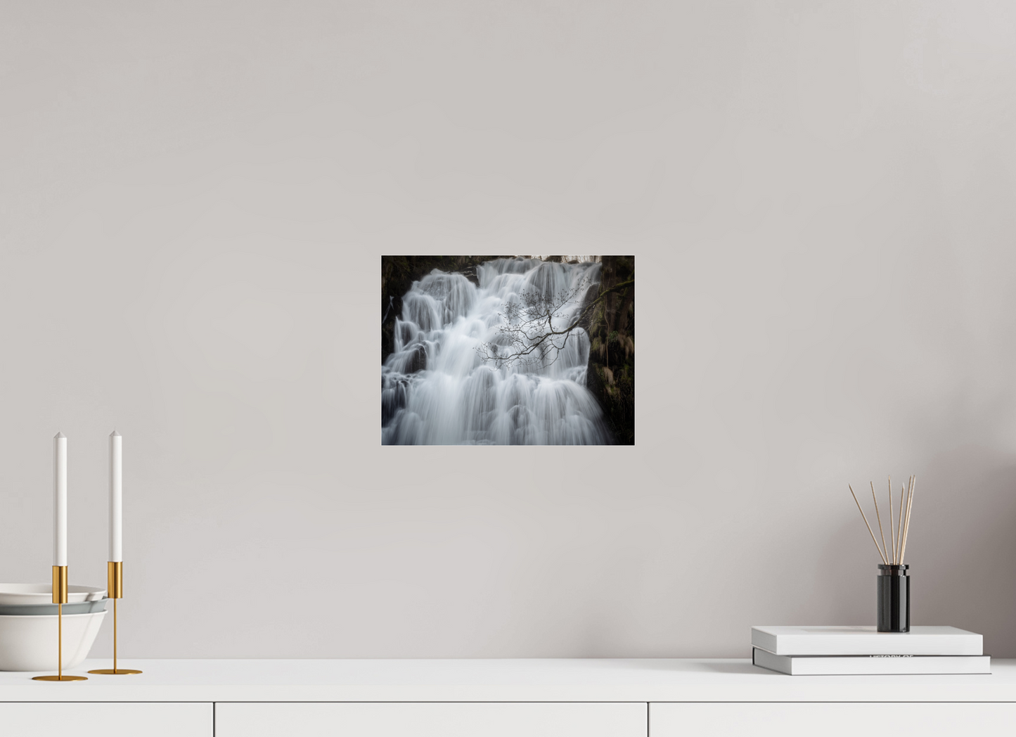 28 x 21 cm, 7- Tirage couleur collé sur Alu Dibond + plexiglass + système de fixation Waterfall #1 - Cascade #1