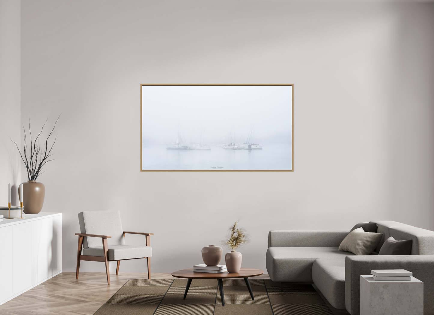 176 x 99 cm, Impression sur support rigide (Forex) avec cadre élégant type “caisse américaine” Mâts et brume – paysage marin apaisant