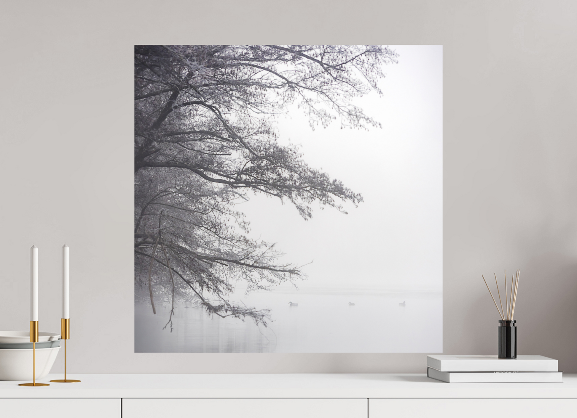 60 x 60 cm, Impression directe couleur ou noir et blanc sur plaque d'aluminium (Solidité-Durabilité) Au petit matin, dans la brume | Photographie paysage hivernal minimaliste noir et blanc