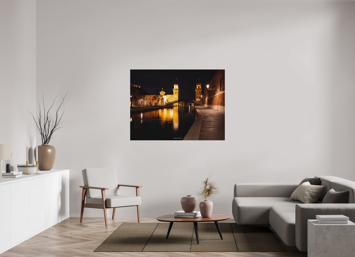 140 x 105 cm, Impression directe couleur ou noir et blanc sur plaque d'aluminium (Solidité-Durabilité) Venise nocturne – L’Arsenal illuminé et ses ponts historiques
