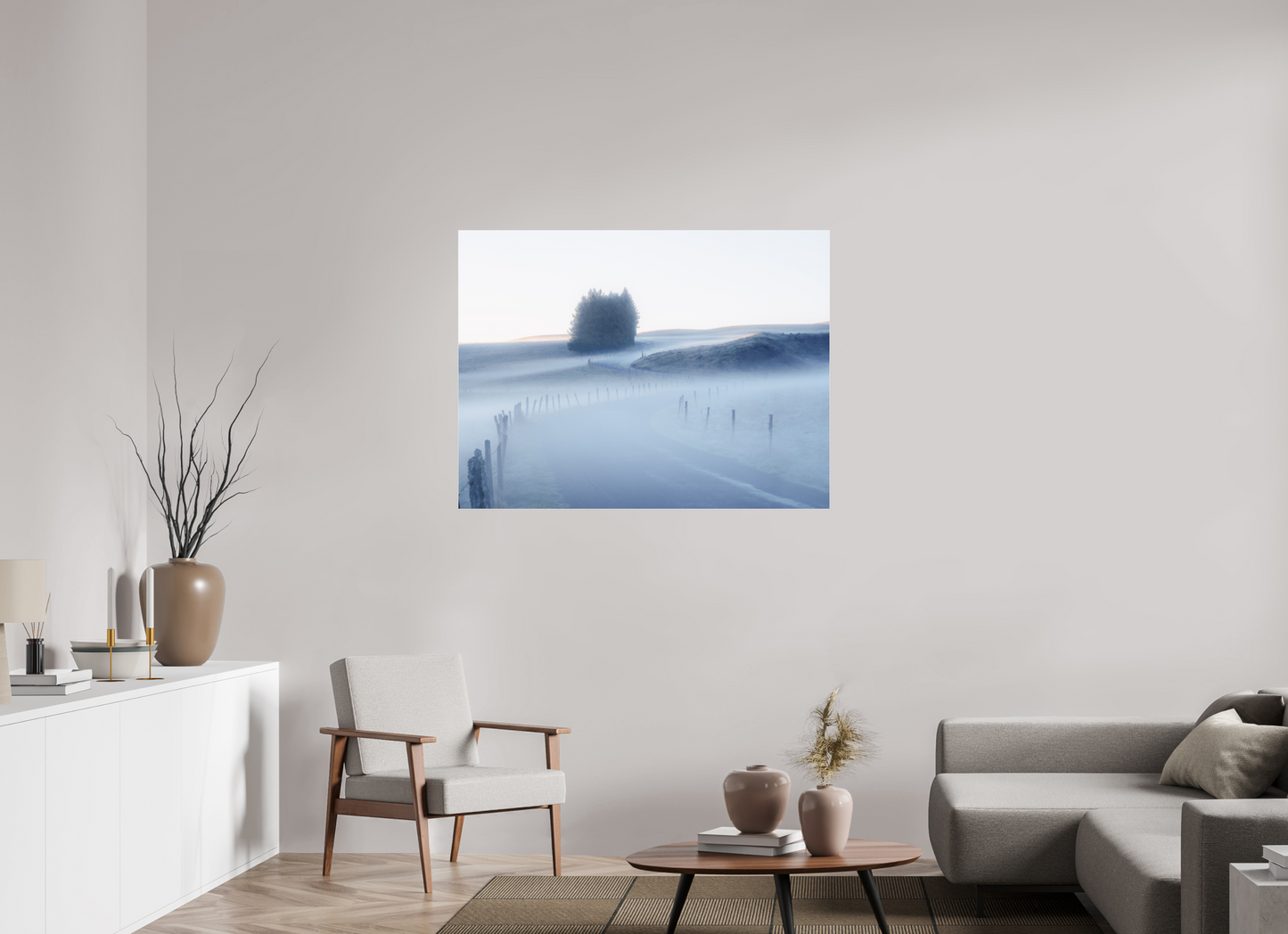 120 x 90 cm, Tirage couleur sur support solide en aluminium, recouvert d’une protection transparente (plexiglas). Route | Photographie paysage hivernal onirique en noir et blanc bleuté
