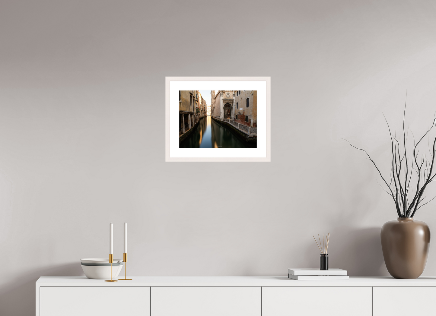40 x 30 cm, Tirage Fine Art 30×40 cm — Passe-partout — Cadre Venise au crépuscule : canal silencieux et lumière dorée