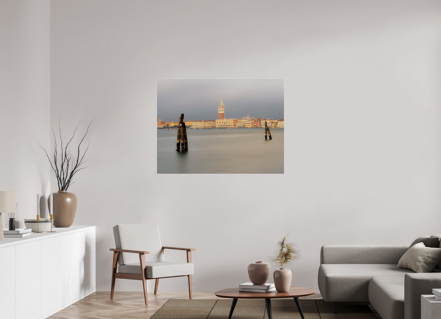 120 x 90 cm, Tirage couleur sur support solide en aluminium, recouvert d’une protection transparente (plexiglas). Venise au crépuscule : vue sur le Campanile et la lagune