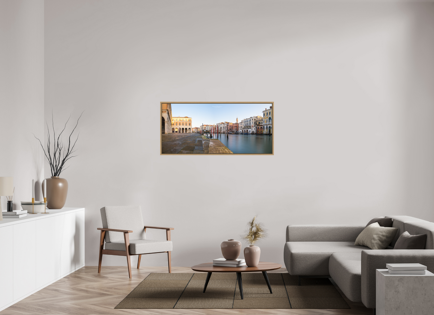 132,7 x 60 cm, Impression sur support rigide (Forex) avec cadre élégant type “caisse américaine” Venise au fil du temps - Lumière sur le Grand Canal