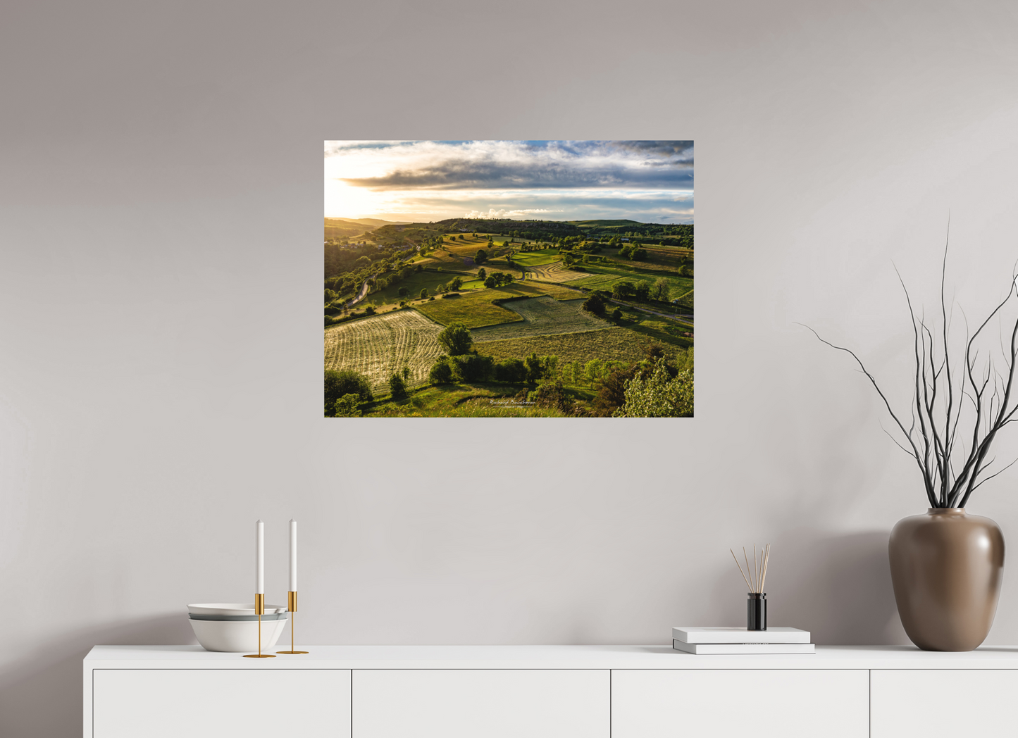 80 x 60 cm, Impression directe couleur ou noir et blanc sur plaque d'aluminium (Solidité-Durabilité) Paysage d'Auvergne en période de fenaison