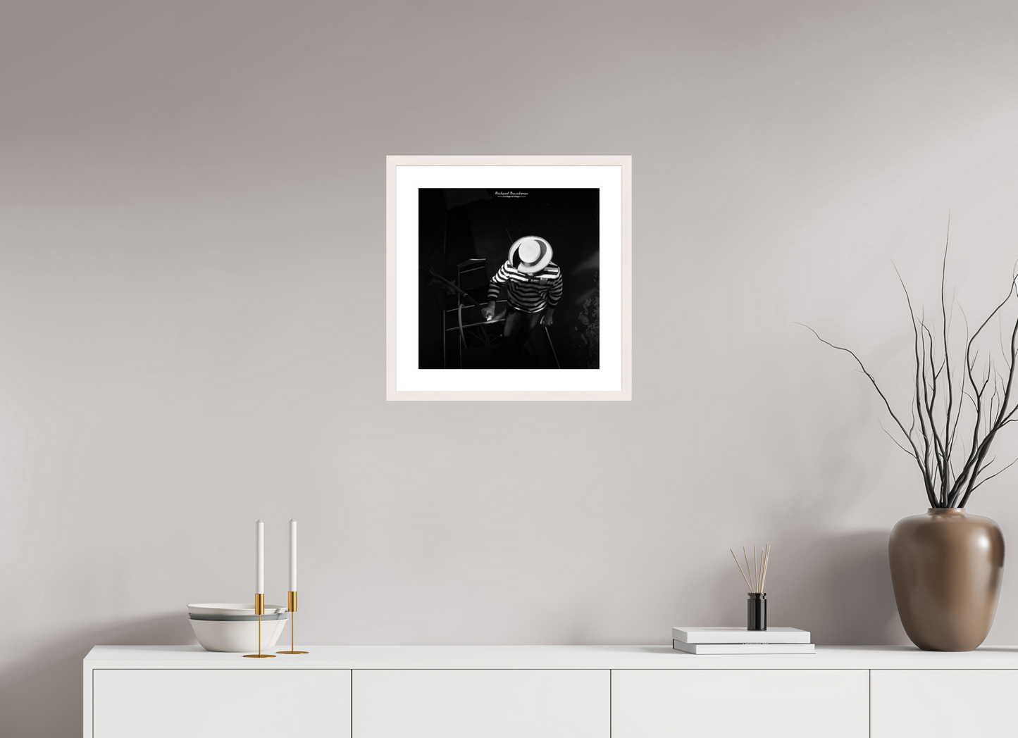 40 x 40 cm, Tirage Fine Art 30×40 cm — Passe-partout — Cadre Jeu d’ombres sur un gondolier