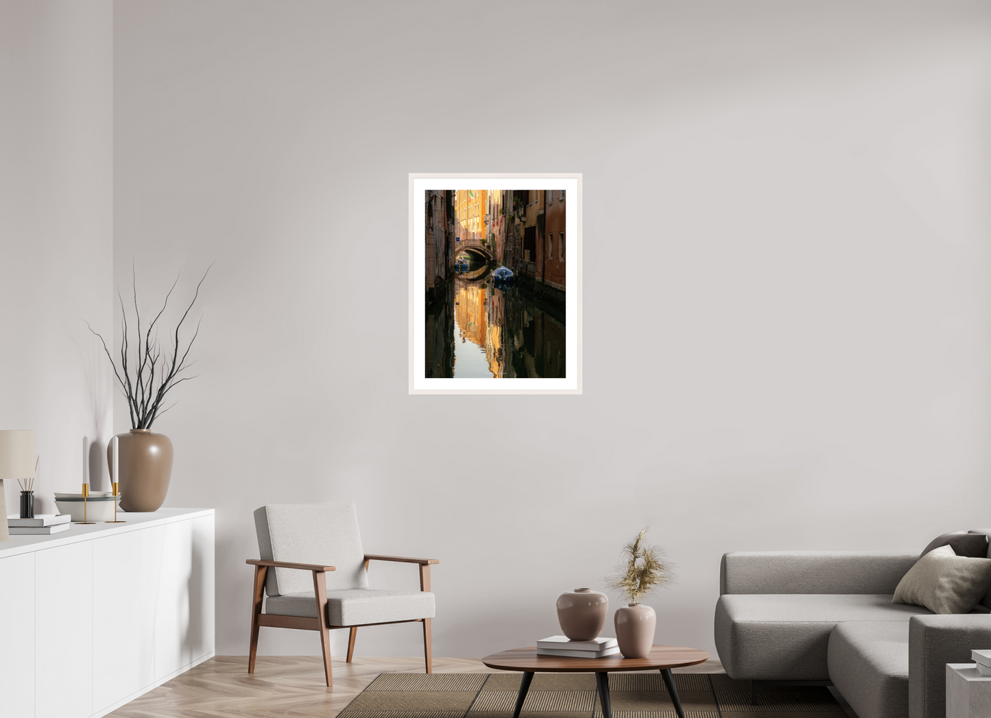 60 x 80 cm, Tirage Fine Art 30×40 cm — Passe-partout — Cadre Venise intime : un canal silencieux baigné de lumière