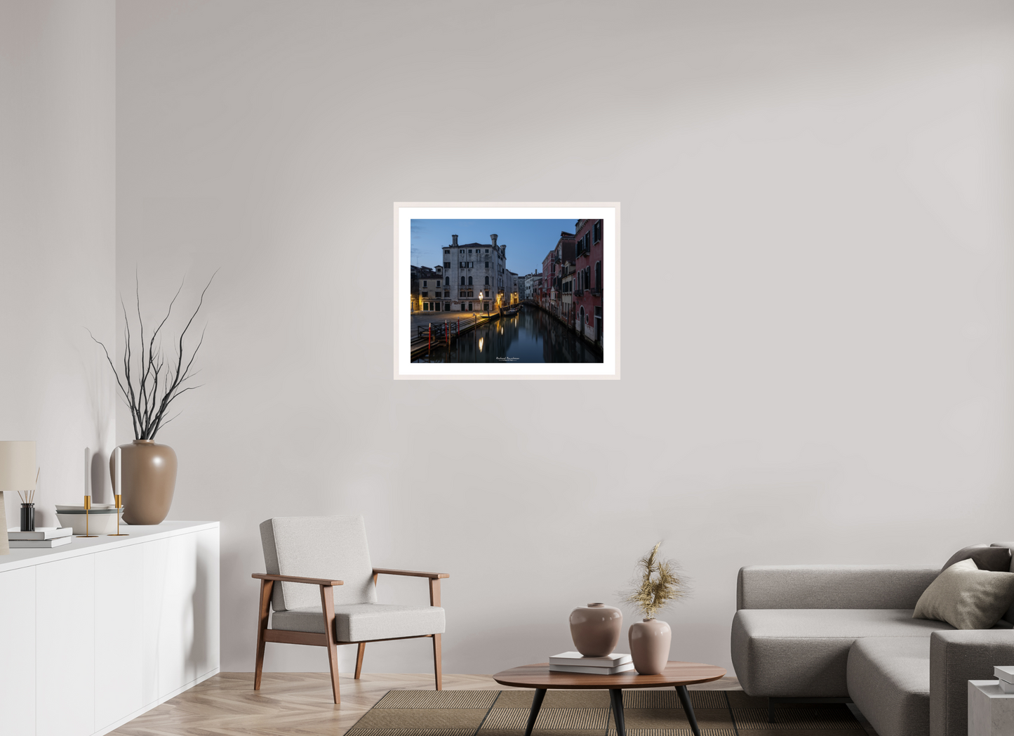 80 x 60 cm, Tirage Fine Art 30×40 cm — Passe-partout — Cadre Venise au crépuscule : canal silencieux et lumière dorée