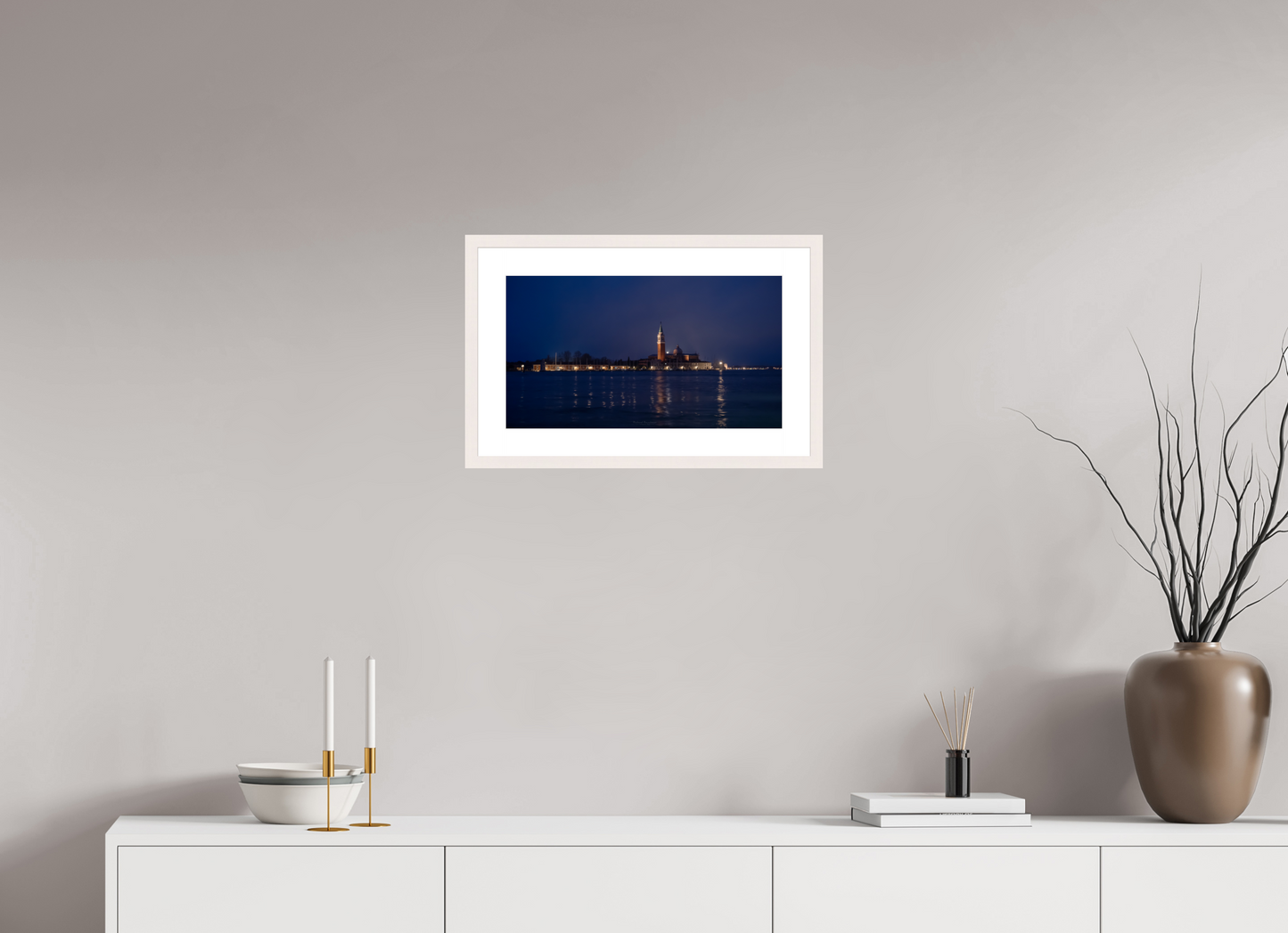 48 x 27 cm, Tirage Fine Art 30×40 cm — Passe-partout — Cadre Venice Nocturne – Lights of San Giorgio Maggiore