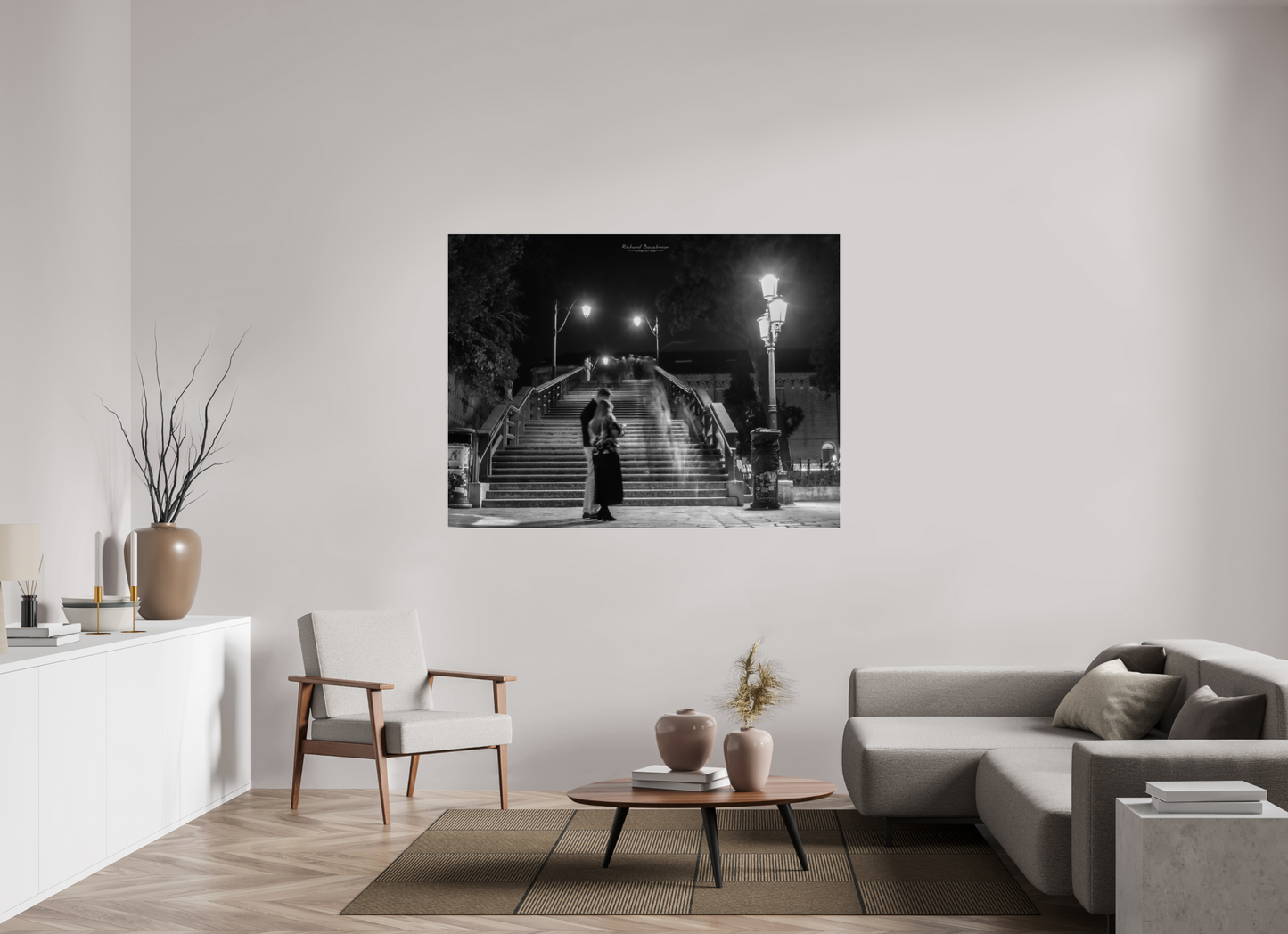 160 x 120 cm, Tirage noir et blanc sur plaque alu, avec une protection en plexiglass (durabilité-profondeur) Les amoureux du Pont de l’Accademia à Venise : lumière douce sur le Grand Canal