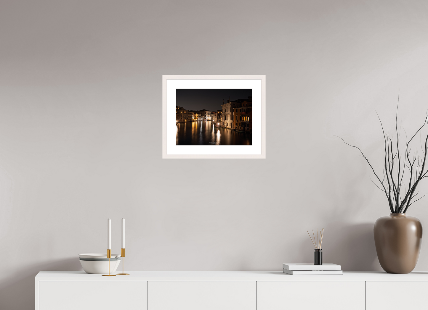 40 x 30 cm, Tirage Fine Art 30×40 cm — Passe-partout — Cadre Venise by night – Reflets dorés sur le Grand Canal