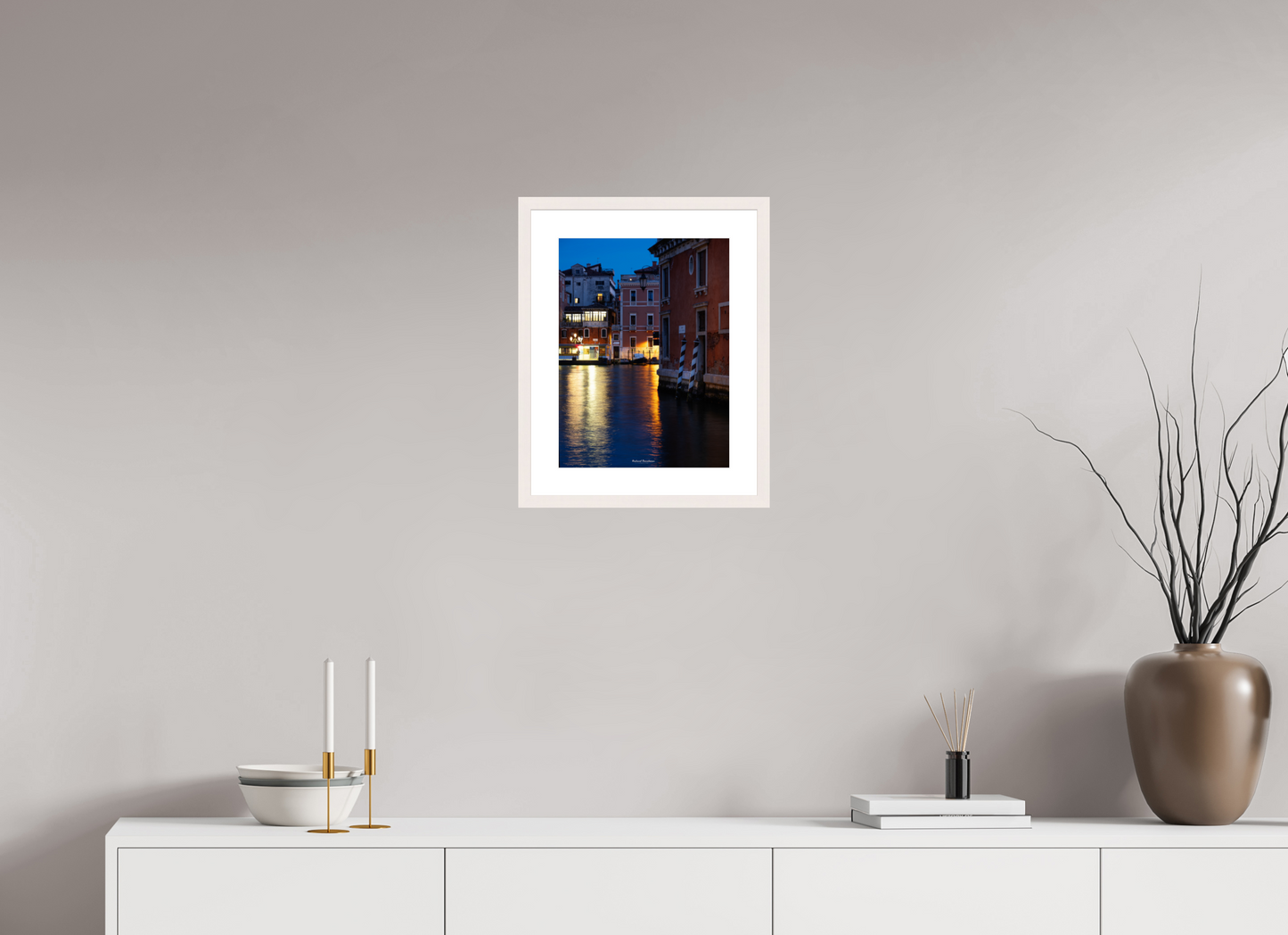 30 x 40 cm, Tirage Fine Art 30×40 cm — Passe-partout — Cadre Venise de Nuit : Ambiance Poétique sur les Canaux Illuminés