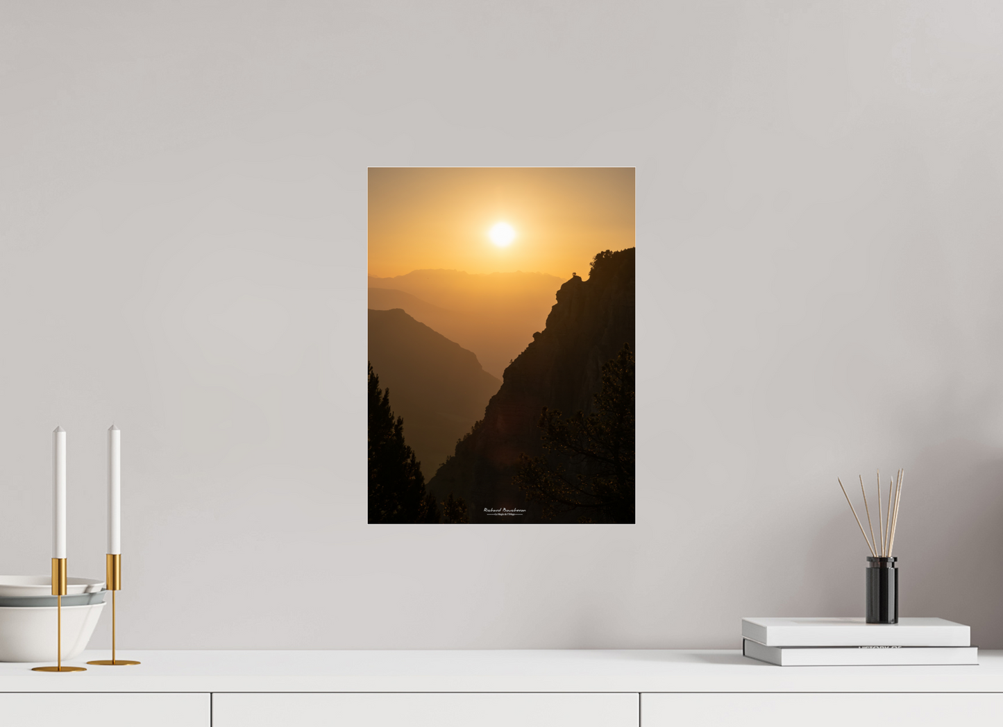 30 x 40 cm, Tirage couleur sur support solide en aluminium, recouvert d’une protection transparente (plexiglas). Vercors lever de soleil sur les Alpes