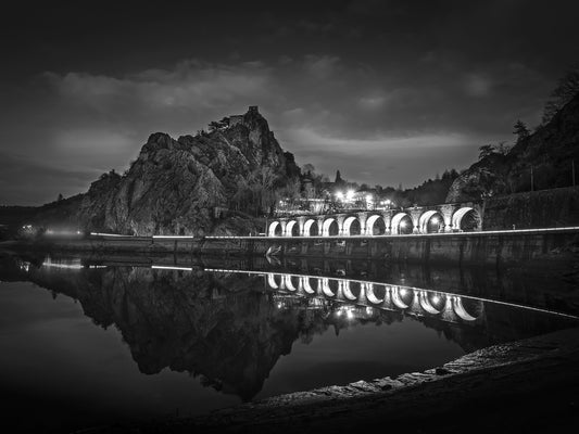 A la nuit tombante | Photographie paysage architectural nocturne artistique en noir et blanc